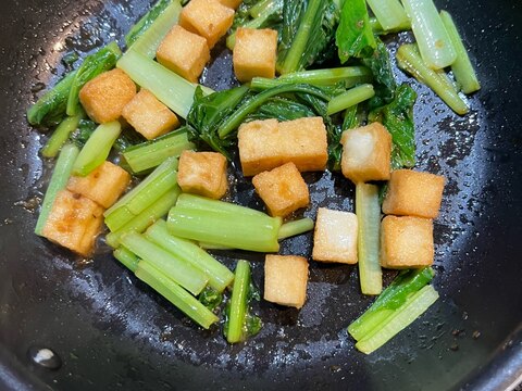 お弁当、おつまみに。小松菜とコロコロ厚揚げの炒め物